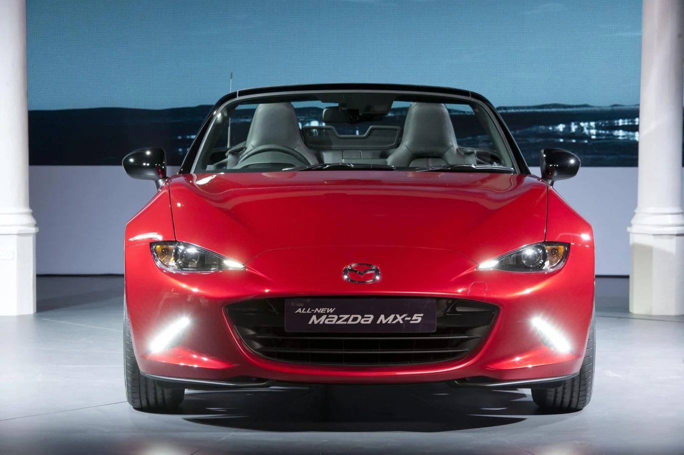 Mazda MX-5 (2016) Mazda MX-5 (2016)