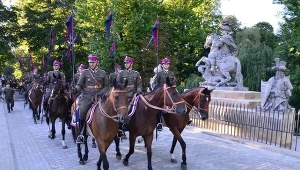 Parada ułanów z okazji Święta Kawalerii Polskiej