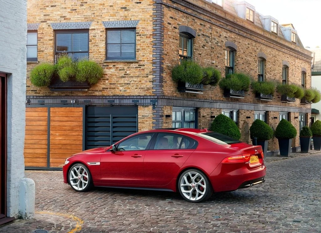 Jaguar XE S (2015) Jaguar XE S (2015)