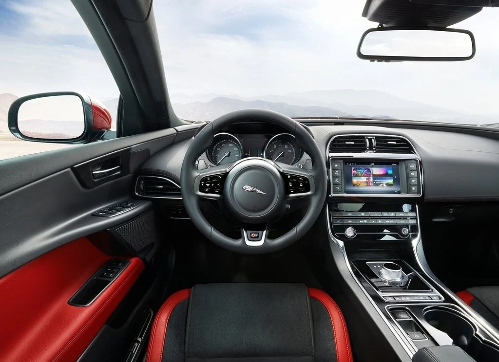 Jaguar XE S (2015) Jaguar XE S (2015)
