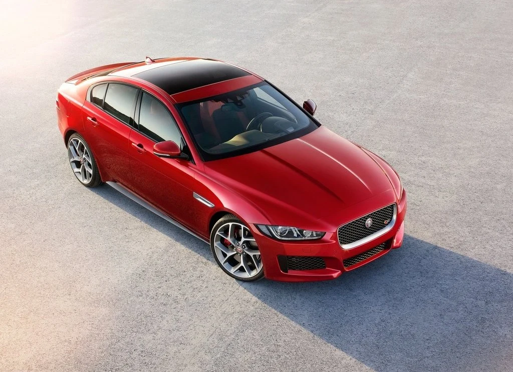 Jaguar XE S (2015) Jaguar XE S (2015)