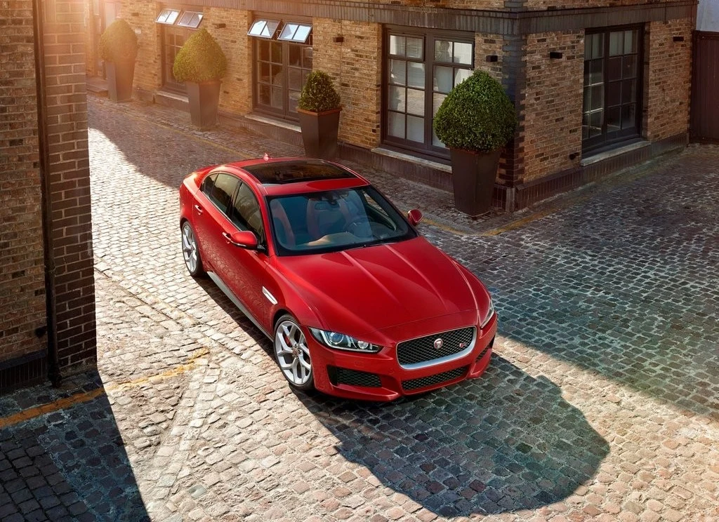 Jaguar XE S (2015) Jaguar XE S (2015)