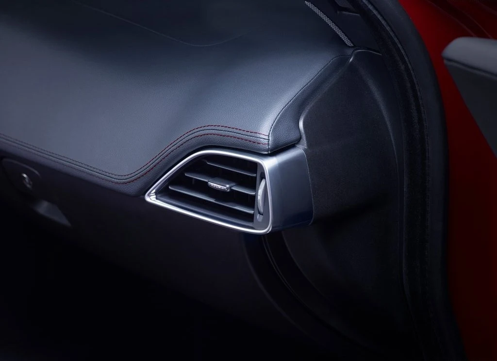 Jaguar XE S (2015) Jaguar XE S (2015)