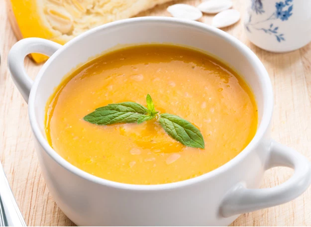 Aksamitna zupa dyniowa smakuje wyśmienicie. 