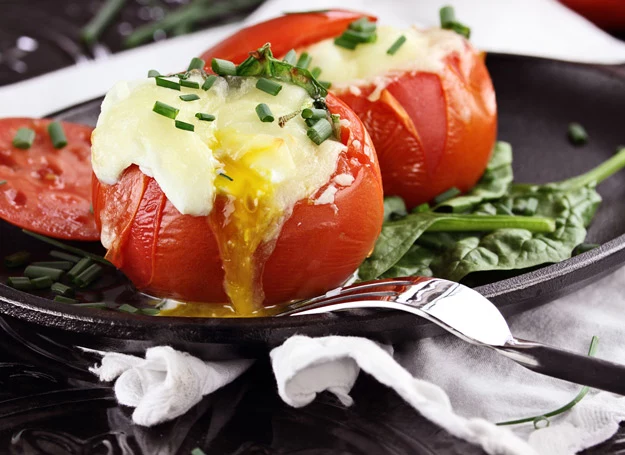 Tak przyrządzone pomidory smakują doskonale. 
