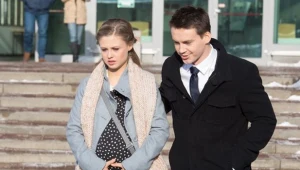 Można się zastanawiać, czy relacje Oli i Jana są tylko koleżeńskie.  