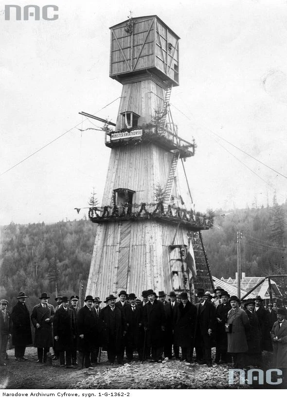 Otwarcie szybu naftowego imienia Eugeniusza Kwiatkowskiego w Borysławiu, 1929 r. Otwarcie szybu naftowego imienia Eugeniusza Kwiatkowskiego w Borysławiu, 1929 r.
