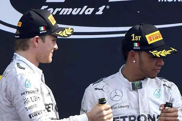  Nico Rosberg (z lewej)  i  Lewis Hamilton. Panowie nie za bardzo się lubią