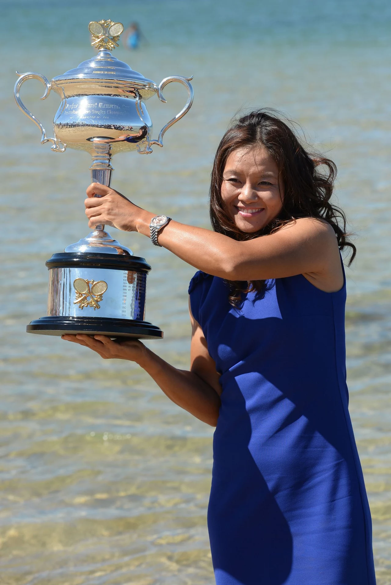 Na Li z trofeum za triumf w Australian Open Na Li z trofeum za triumf w Australian Open