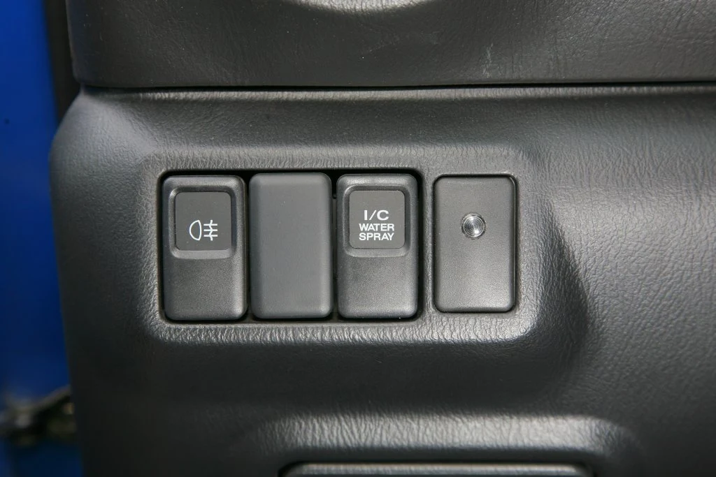 Włącznik natrysku na intercooler.