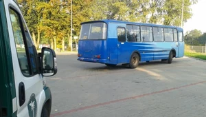 ​Autobusem bez hamulców z dziećmi na basen 