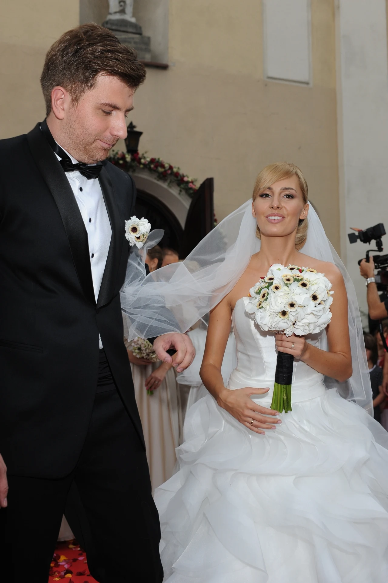 Agnieszka Popielewicz z mężem Mikołajem Witem w dniu ślubu Agnieszka Popielewicz z mężem Mikołajem Witem w dniu ślubu