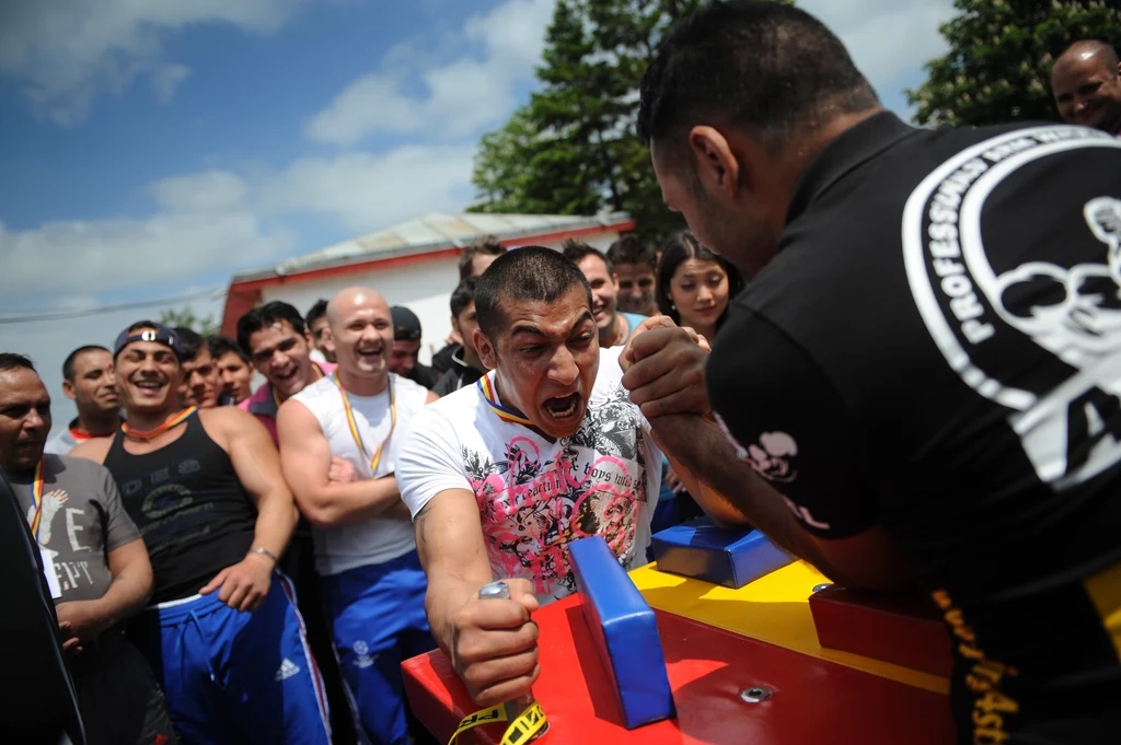 Nie tylko siła, ale też technika, taktyka i szybkość decydują o powodzeniu w armwrestlingu