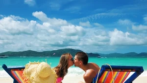 Mononukleoza nosi romantyczną nazwę "choroby pocałunków"