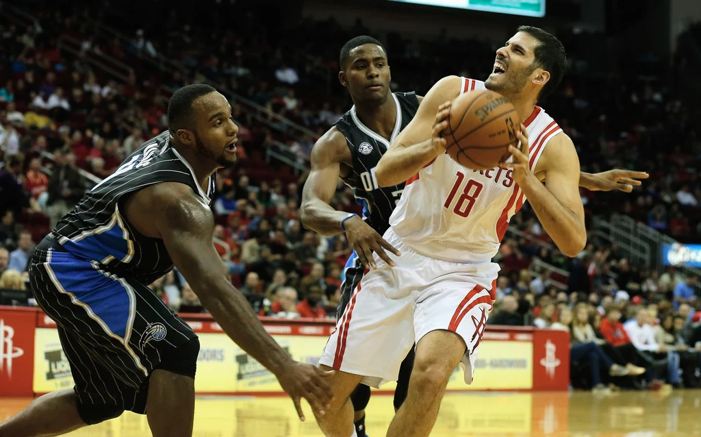 Omri Casspi (z piłką)