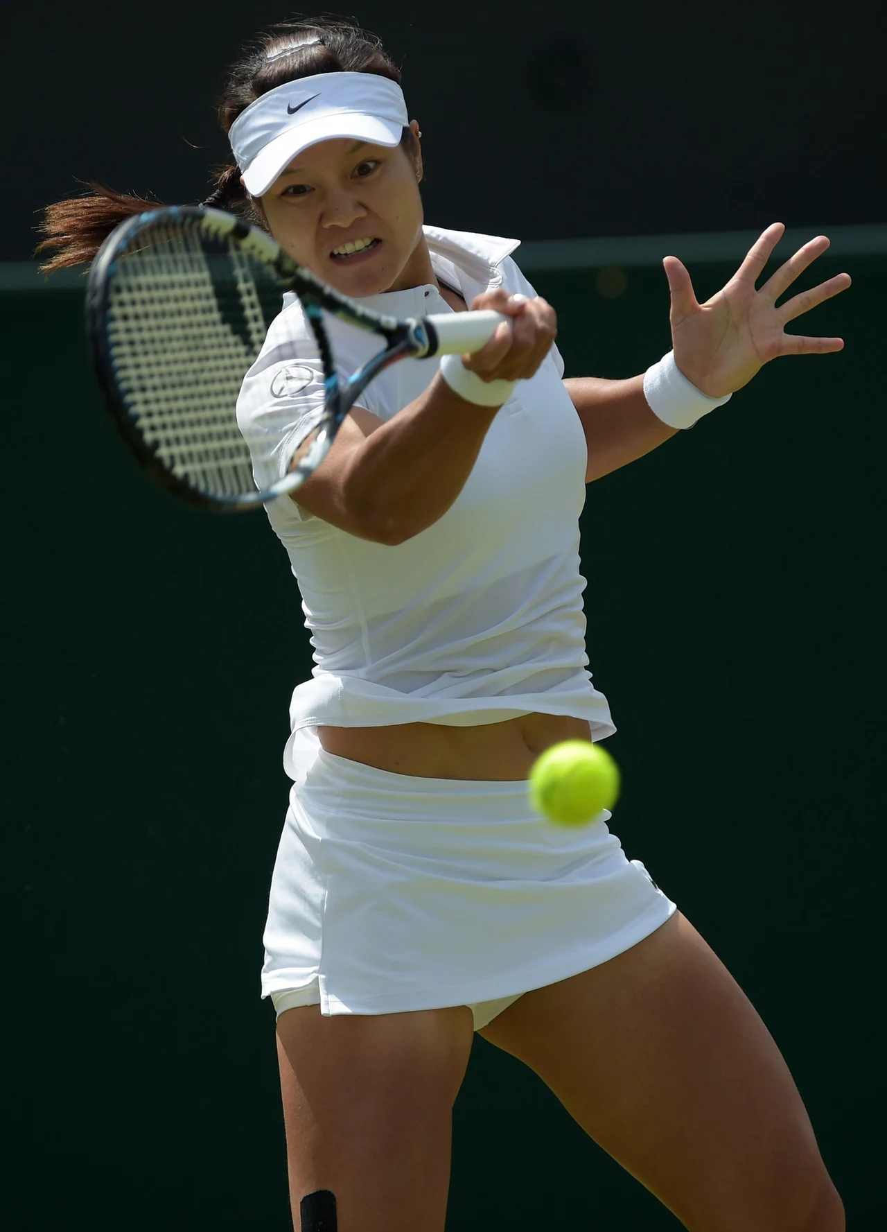 Chińska tenisistka Na Li jest pierwszą Azjatką, która wygrała zawody rangi Wielkiego Szlema - paryski Roland Garros w 2011 roku. Kilka miesięcy temu triumfowała w Melbourne w Australian Open Chińska tenisistka Na Li jest pierwszą Azjatką, która wygrała zawody rangi Wielkiego Szlema - paryski Roland Garros w 2011 roku. Kilka miesięcy temu triumfowała w Melbourne w Australian Open