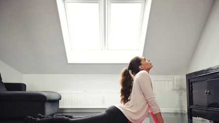 Jakie ćwiczenia można wykonywać w domu, aby pozbyć się zbędnych kilogramów? 