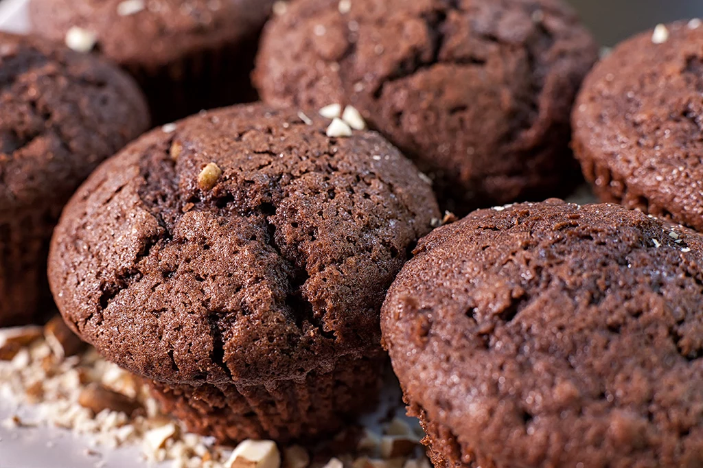 Muffiny nie muszą być bombą kaloryczną. Da się przyrządzić je w dietetyczny sposób