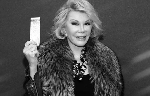 Zmarła niedawno Joan Rivers kupiła i polubiła nowego iPhone'a - stwierdzili marketingowi spece z Apple.