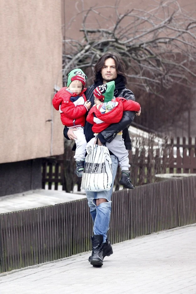 Mikołaj Krawczyk stara się być dobrym ojcem Mikołaj Krawczyk stara się być dobrym ojcem