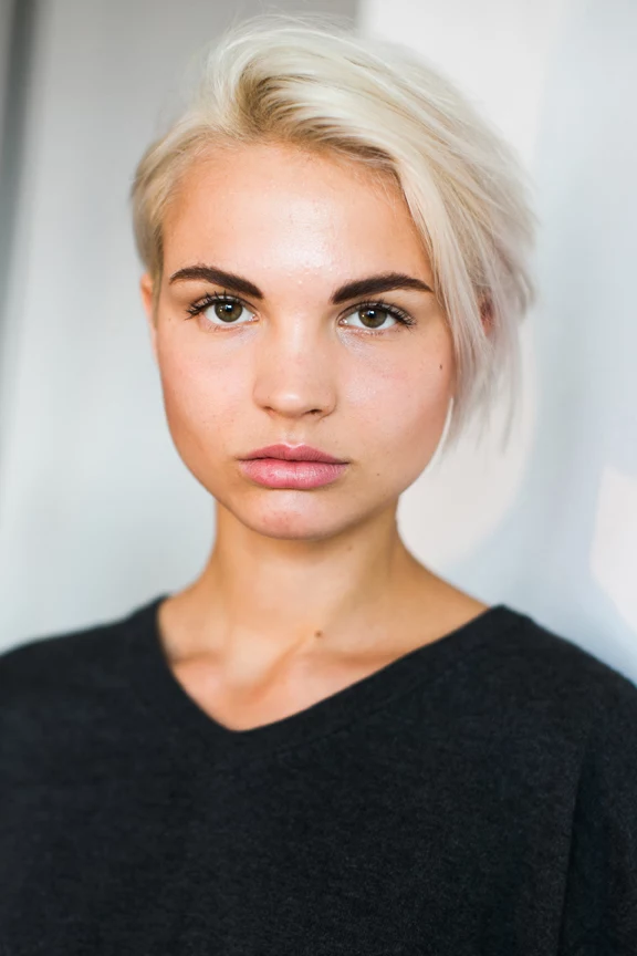 Jonathan Simkhai - serwis Maybelline NY Jonathan Simkhai - serwis Maybelline NY