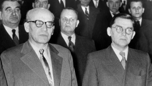 Polskę na konferencji reprezentowali m.in. Władysław Gomułka i Aleksander Zawadzki