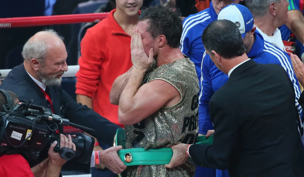 Krzysztof "Diablo" Włodarczyk stracił tytuł bokserskiego mistrza świata WBC w wadze junior ciężkiej. Przegrał w sobotę w Moskwie jednogłośnie na punkty z Rosjaninem Grigorijem Drozdem. Polak był czempionem tej federacji od 2010 roku