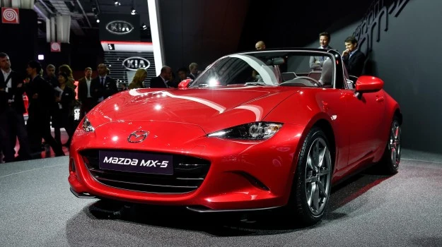 Mazda MX-5 (2015) Mazda MX-5 (2015)