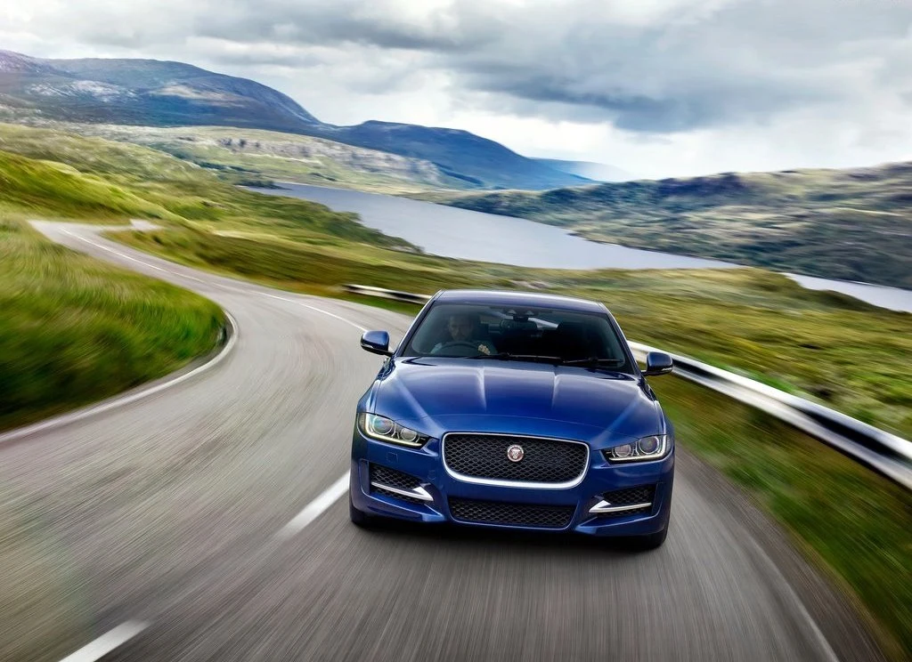 Jaguar XE (2016)