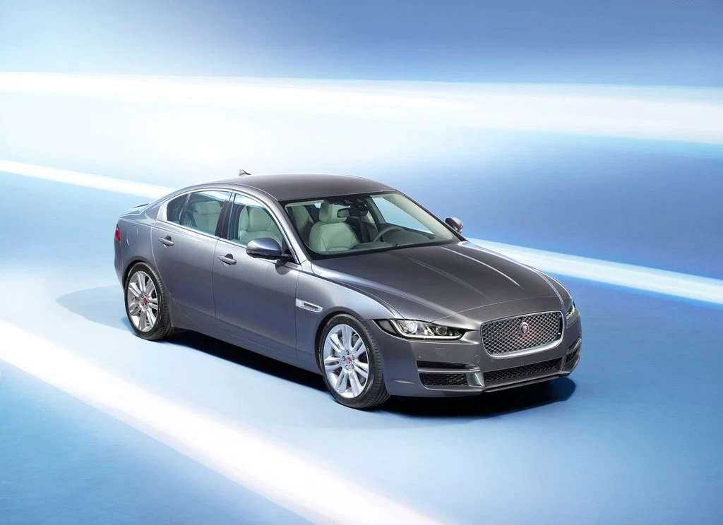 Jaguar XE (2016)