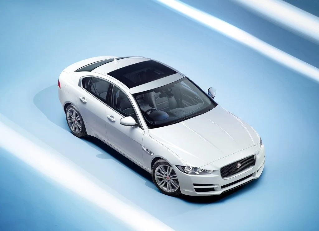 Jaguar XE (2016)