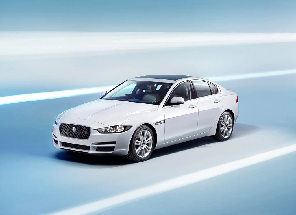 Jaguar XE (2016)