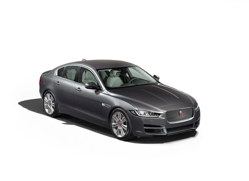 Jaguar XE (2016)