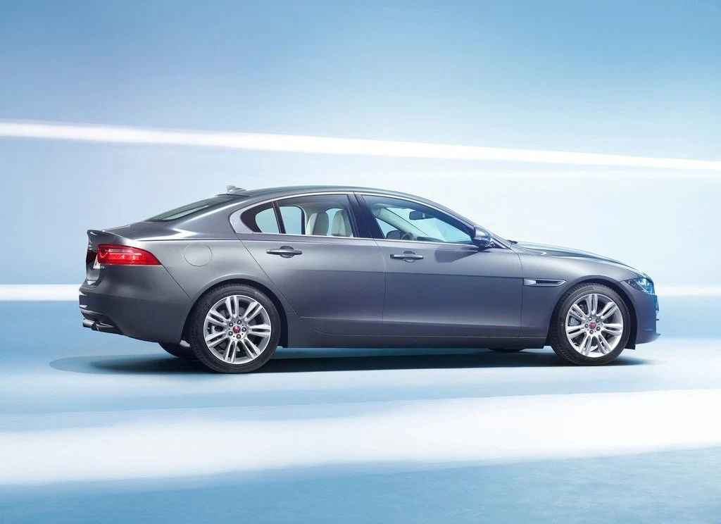 Jaguar XE (2016)