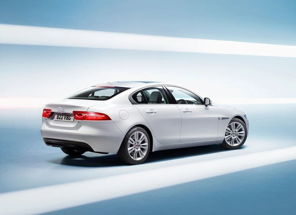 Jaguar XE (2016)