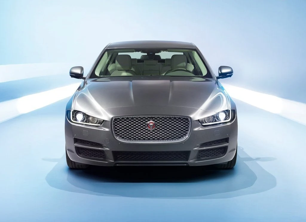 Jaguar XE (2016)
