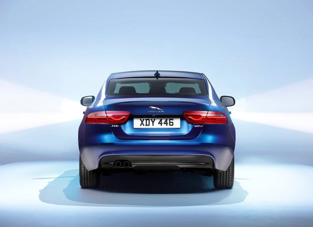 Jaguar XE (2016)