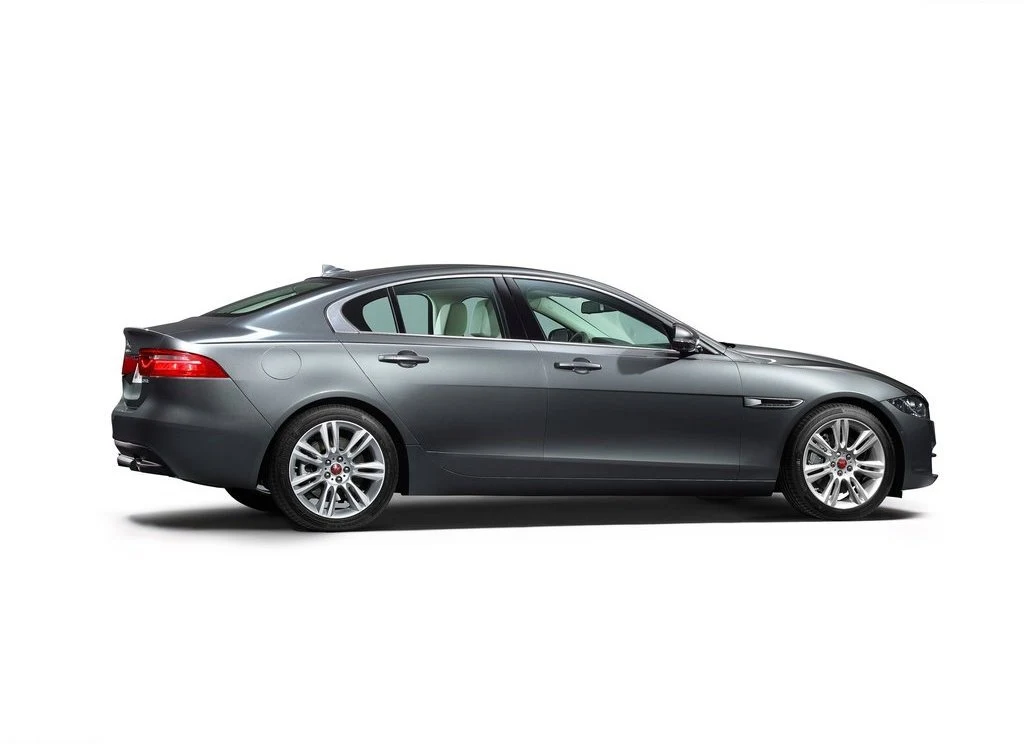 Jaguar XE (2016)