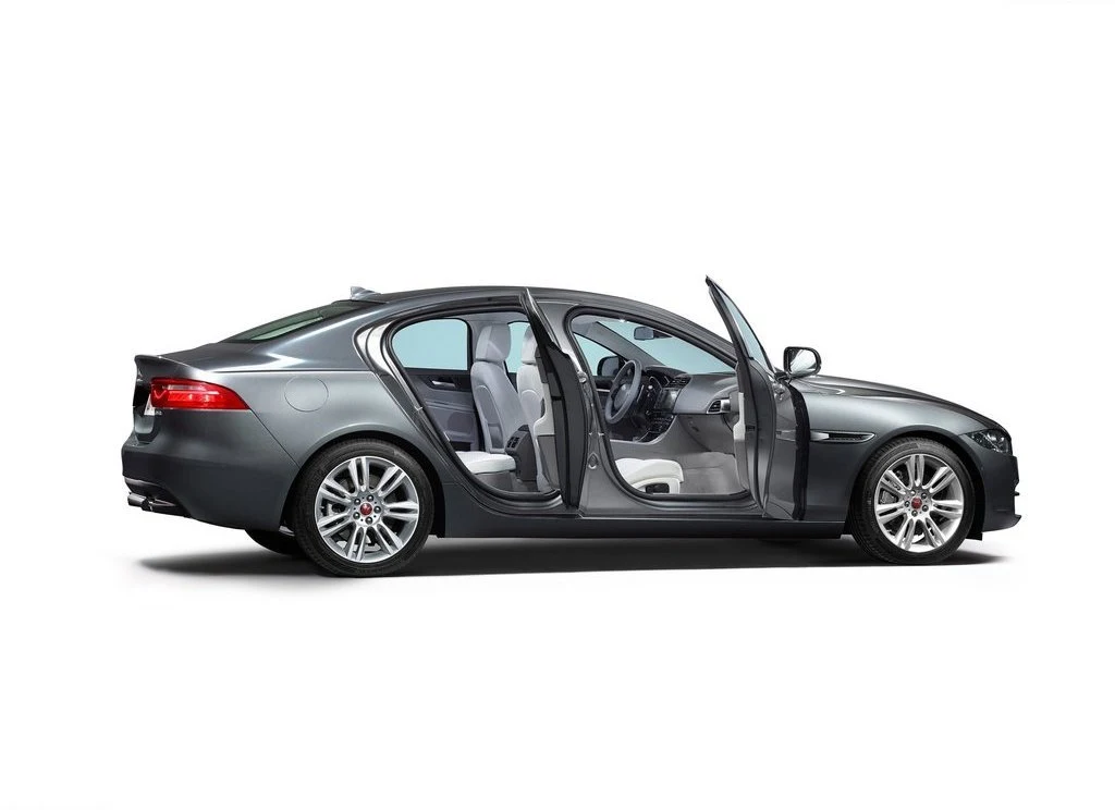Jaguar XE (2016)