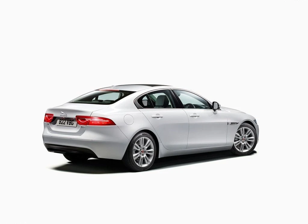 Jaguar XE (2016)