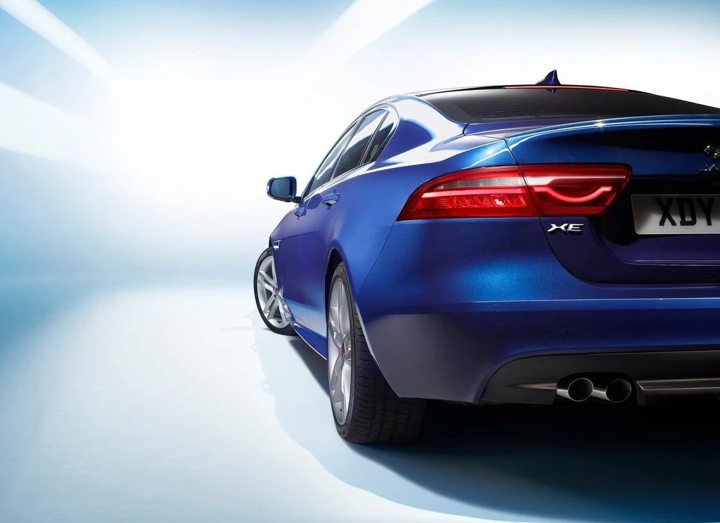 Jaguar XE (2016)