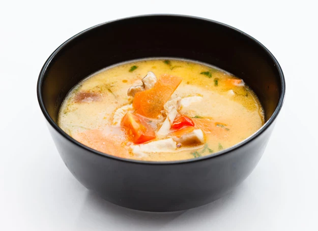 Taka zupa jest sycąca i dietetyczna. 