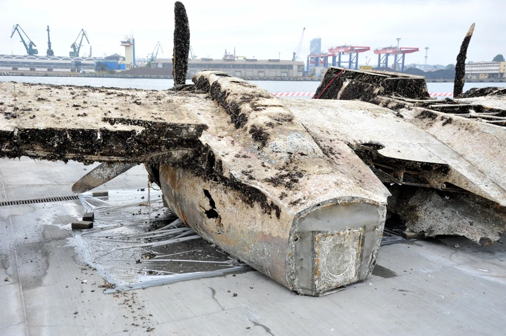 Wrak bombowca A-20 Havoc wydobyty z dna Bałtyku