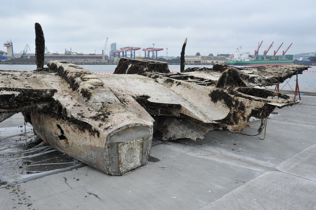 Wrak bombowca A-20 Havoc wydobyty z dna Bałtyku
