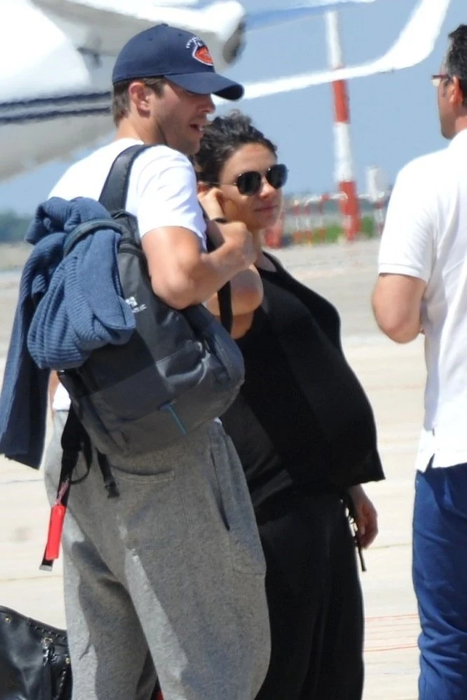 Mila Kunis i Ashton Kutcher Mila Kunis i Ashton Kutcher