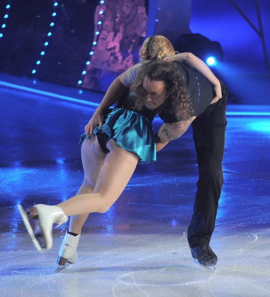 Gosia w programie "Gwiazdy tańczą na lodzie" Gosia w programie "Gwiazdy tańczą na lodzie"