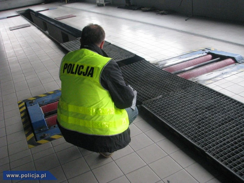 Policjanci podejrzewają, że diagności podbijali przeglądy nie widząc nawet pojazdów Policjanci podejrzewają, że diagności podbijali przeglądy nie widząc nawet pojazdów