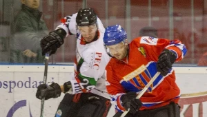 Radosław Galant (z lewej) z GKS-u Tychy i Tomas Valecko z Polonii Bytom