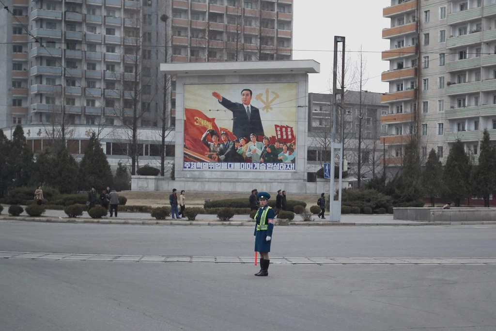 Pjongjang. Ruch na ulicach stolicy nie jest zbyt duży...