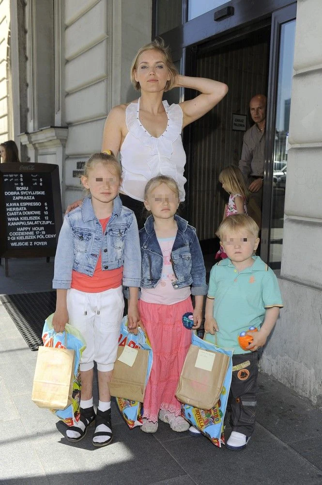 Dominika z dziecmi